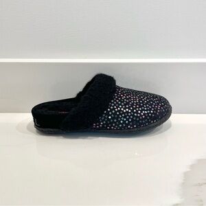 NEW Sorel Youth Nakiska Slide Slippers (size 3)